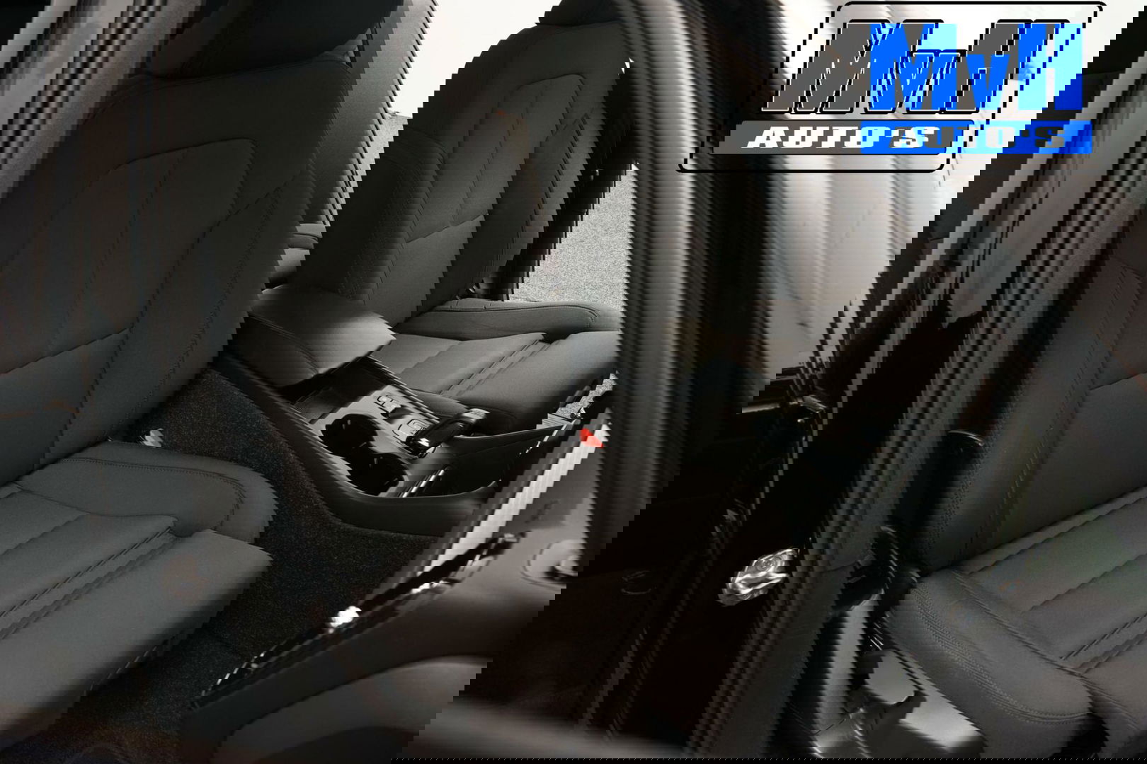Volvo XC40 1.5 T4 Recharge R-Design|PANO|H/K AUDIO|TREKH|NAP