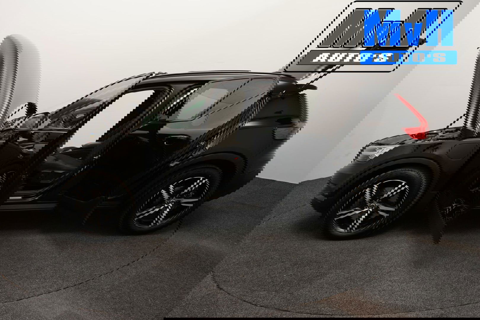 Volvo XC40 1.5 T4 Recharge R-Design|PANO|H/K AUDIO|TREKH|NAP