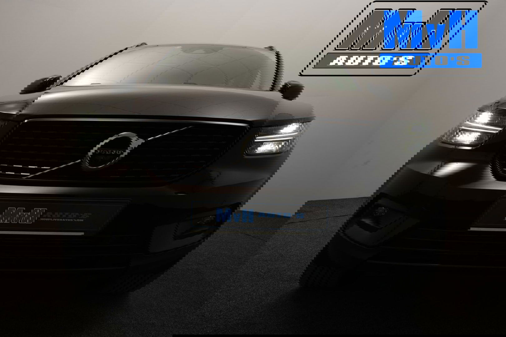 Volvo XC40 1.5 T4 Recharge R-Design|PANO|H/K AUDIO|TREKH|NAP
