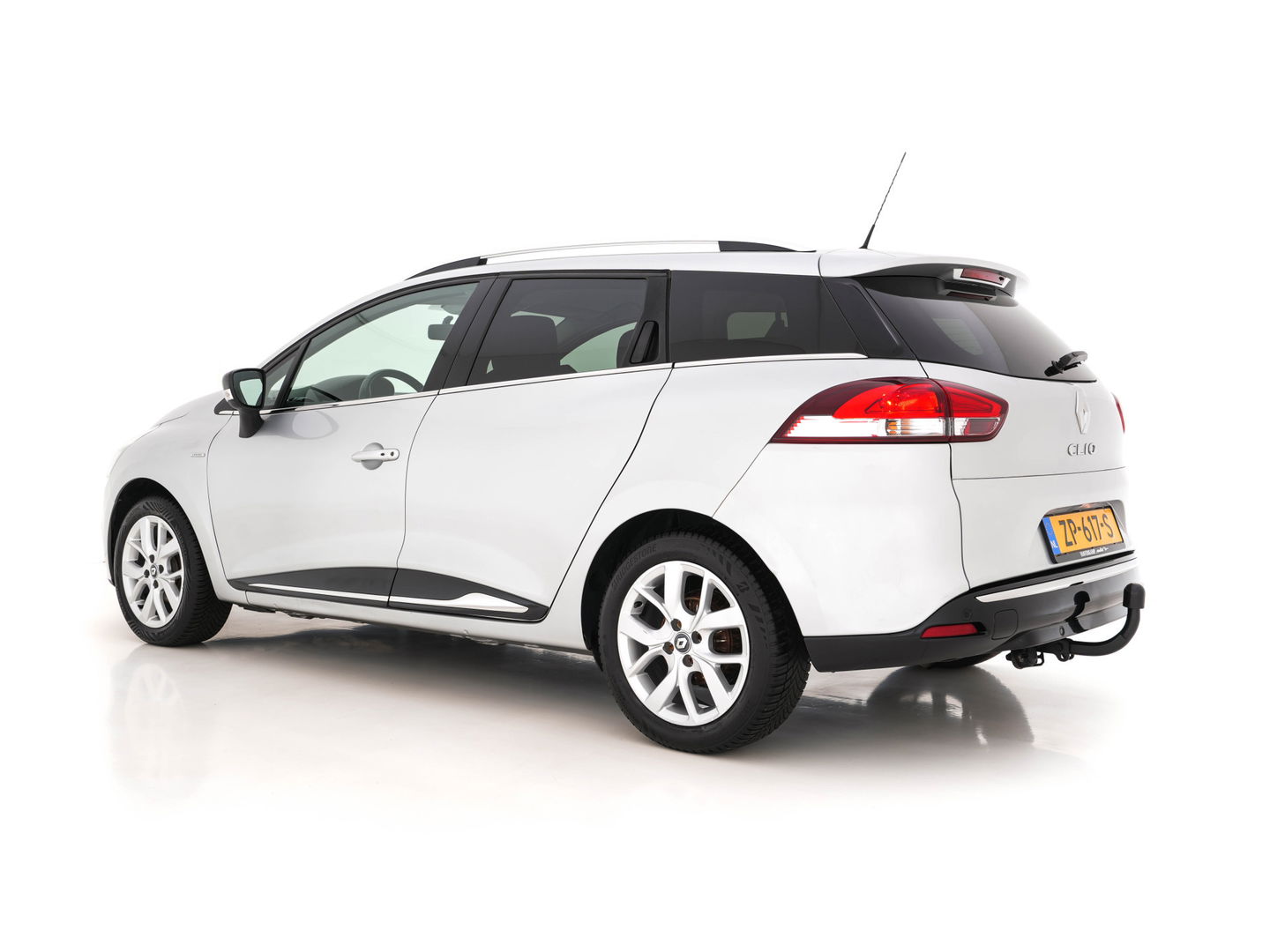 Renault Clio Estate 0.9 TCe Limited *NAVI-FULLMAP | KEYLESS | AIRCO | CARPLAY | PDC | BASS-REFLEX-AUDIO | COMFORT-SEAT | TOWBAR | 16''ALU *