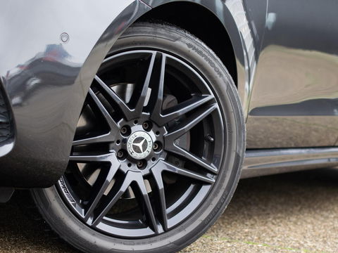 Mercedes-Benz V-Klasse 300d Lang DC Avantgarde Edition 4MATIC | AMG!! | 240pk | Autom. | BOMVOL | Elektrische schuifdeuren | Cruise | Climate | Led | Leder | LMV | Camera