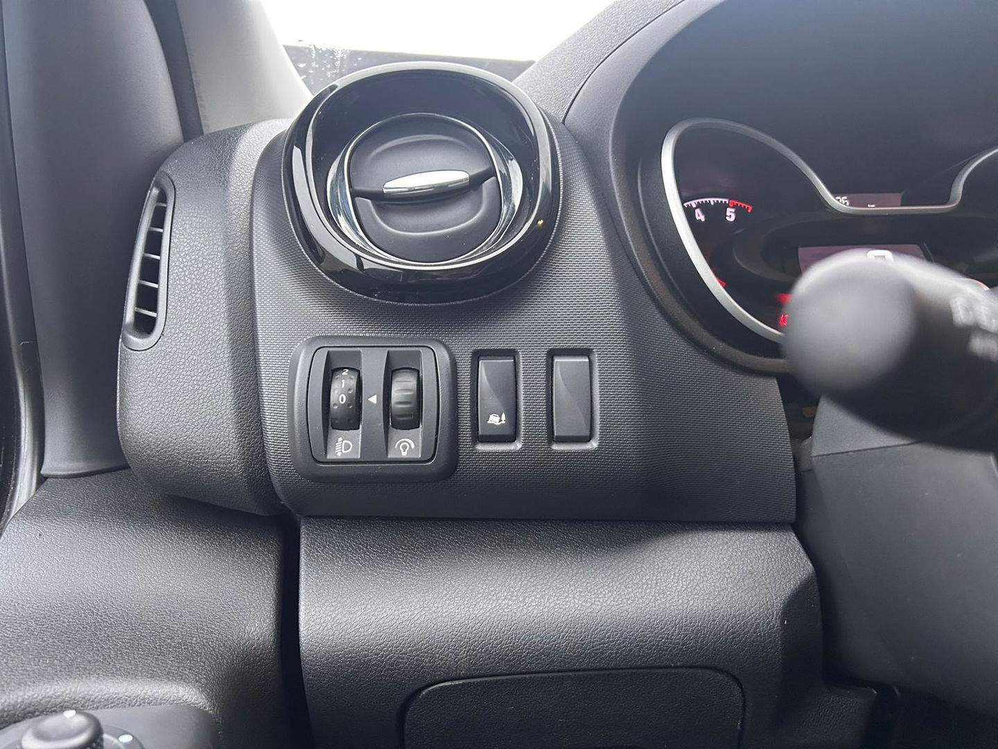 Opel Vivaro 1.6 CDTI L2H1 DC Innovation MARGE | Stoelverwarming | LEDER | Keyless | Luxe bus