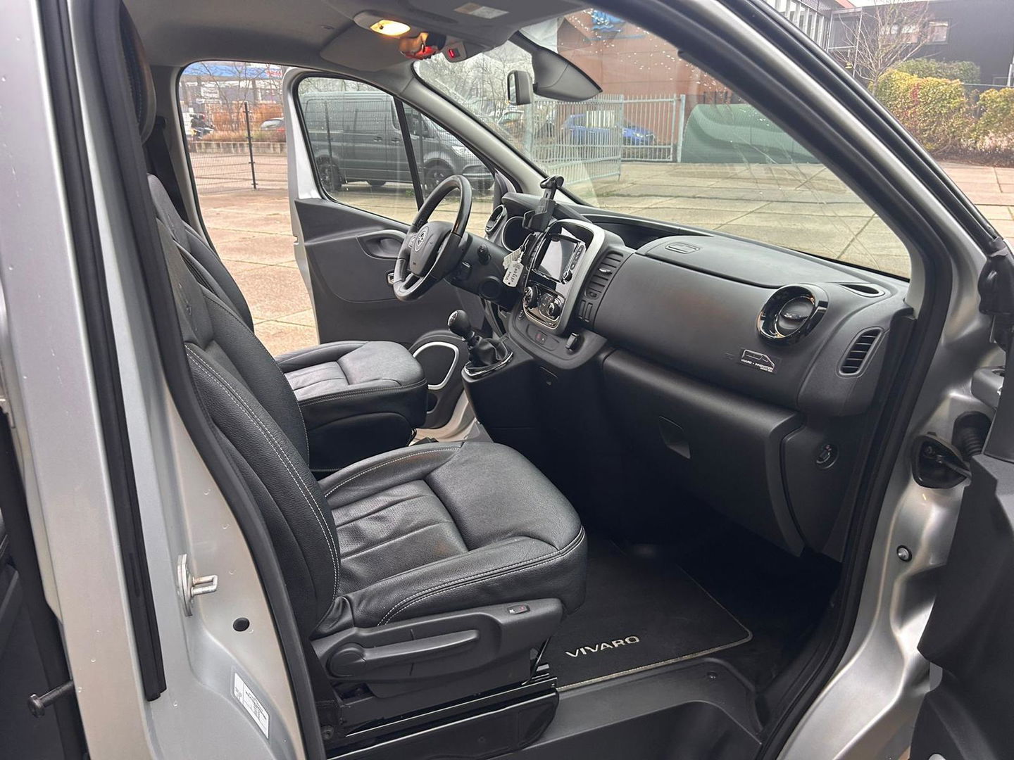 Opel Vivaro 1.6 CDTI L2H1 DC Innovation MARGE | Stoelverwarming | LEDER | Keyless | Luxe bus