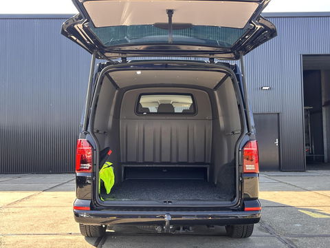 Volkswagen Transporter 2.0 TDI 150PK L2H1 DC | 2x Schuifdeur | LEDER | CARPLAY | LED | ELEKTRISCHE KLEP | 2500KG TREKGEWICHT