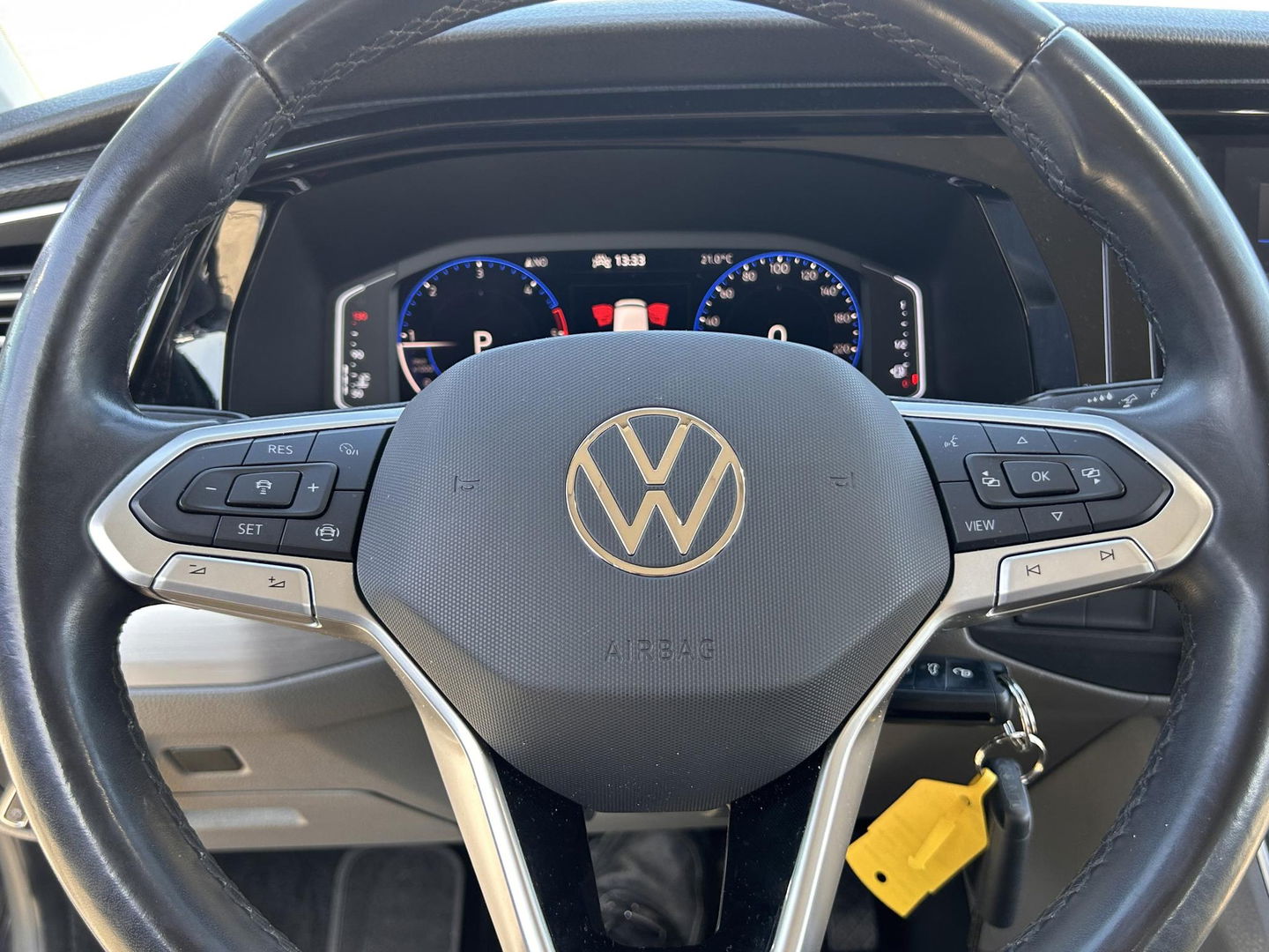 Volkswagen Transporter 2.0 TDI 150PK L2H1 DC | 2x Schuifdeur | LEDER | CARPLAY | LED | ELEKTRISCHE KLEP | 2500KG TREKGEWICHT