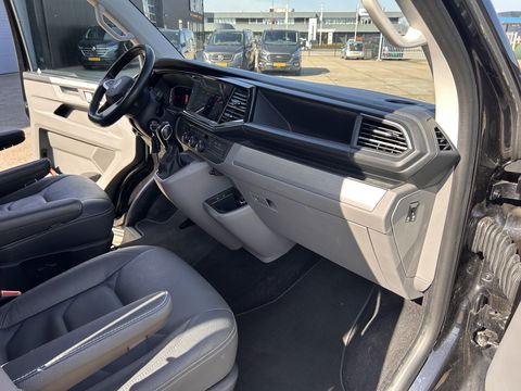 Volkswagen Transporter 2.0 TDI 150PK L2H1 DC | 2x Schuifdeur | LEDER | CARPLAY | LED | ELEKTRISCHE KLEP | 2500KG TREKGEWICHT