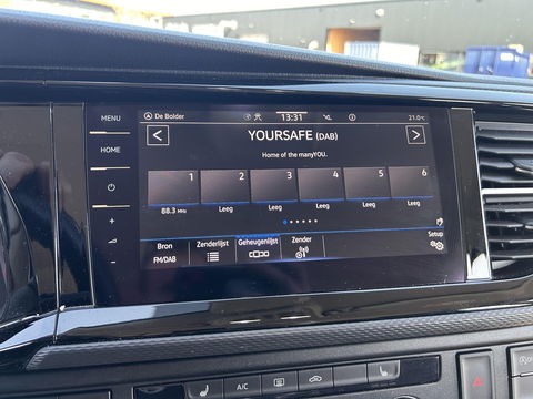 Volkswagen Transporter 2.0 TDI 150PK L2H1 DC | 2x Schuifdeur | LEDER | CARPLAY | LED | ELEKTRISCHE KLEP | 2500KG TREKGEWICHT