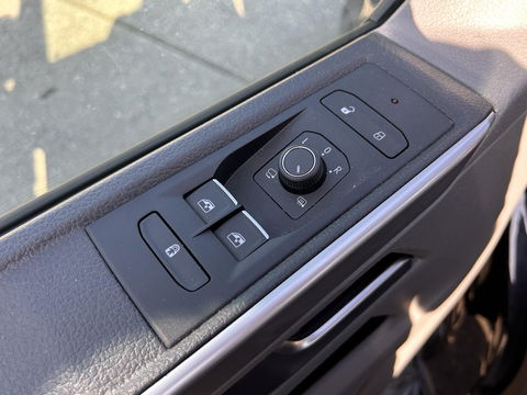 Volkswagen Transporter 2.0 TDI 150PK L2H1 DC | 2x Schuifdeur | LEDER | CARPLAY | LED | ELEKTRISCHE KLEP | 2500KG TREKGEWICHT