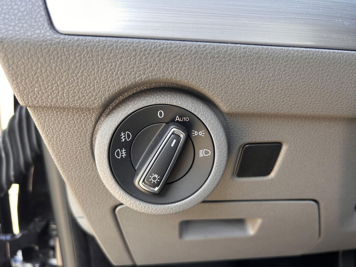 Volkswagen Transporter 2.0 TDI 150PK L2H1 DC | 2x Schuifdeur | LEDER | CARPLAY | LED | ELEKTRISCHE KLEP | 2500KG TREKGEWICHT
