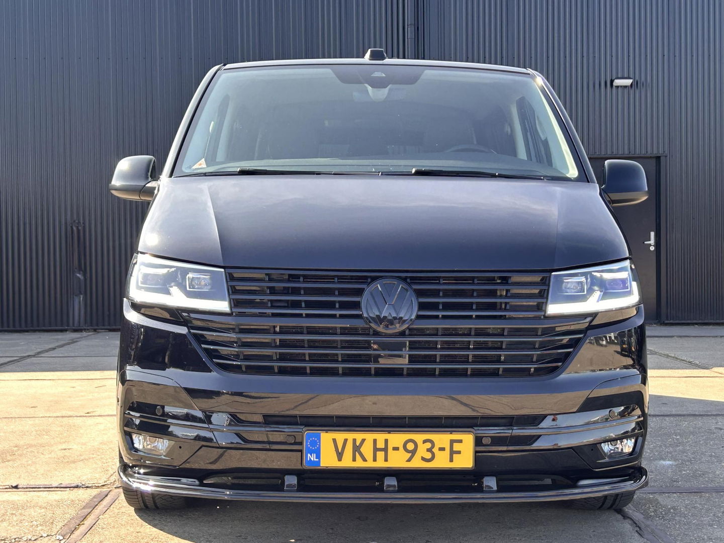 Volkswagen Transporter 2.0 TDI 150PK L2H1 DC | 2x Schuifdeur | LEDER | CARPLAY | LED | ELEKTRISCHE KLEP | 2500KG TREKGEWICHT