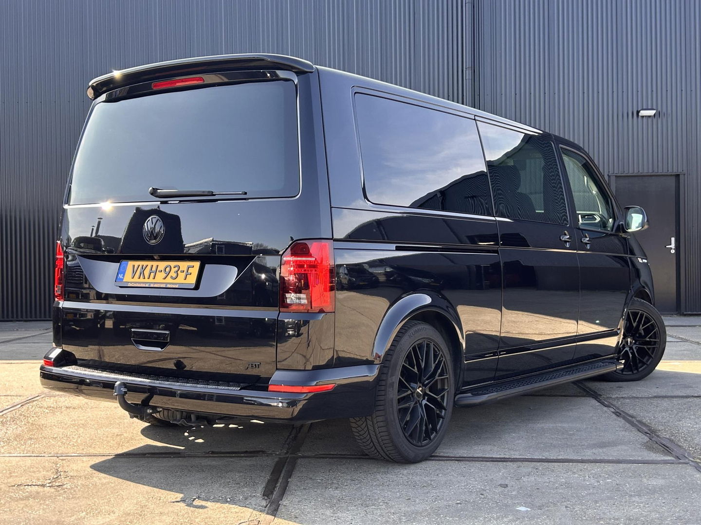Volkswagen Transporter 2.0 TDI 150PK L2H1 DC | 2x Schuifdeur | LEDER | CARPLAY | LED | ELEKTRISCHE KLEP | 2500KG TREKGEWICHT