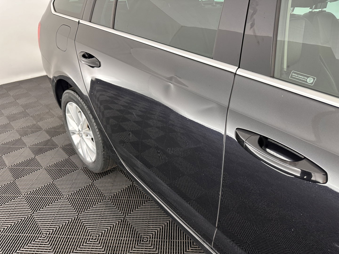 Škoda Octavia Combi 1.6 TDI Greentech Clever Edition Aut. *LEATHER-FABRIC | NAVI-FULLMAP | COMFORT-SEATS | DAB+ | HEATED-SEATS | AMUNDSEN-AUDIO | ECC | SHIFT-PADDLES | PARKPILOT | CRUISE | TOWBAR | 16''ALU *