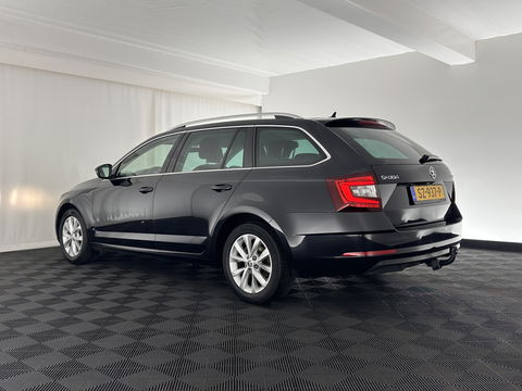 Škoda Octavia Combi 1.6 TDI Greentech Clever Edition Aut. *LEATHER-FABRIC | NAVI-FULLMAP | COMFORT-SEATS | DAB+ | HEATED-SEATS | AMUNDSEN-AUDIO | ECC | SHIFT-PADDLES | PARKPILOT | CRUISE | TOWBAR | 16''ALU *
