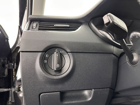 Škoda Octavia Combi 1.6 TDI Greentech Clever Edition Aut. *LEATHER-FABRIC | NAVI-FULLMAP | COMFORT-SEATS | DAB+ | HEATED-SEATS | AMUNDSEN-AUDIO | ECC | SHIFT-PADDLES | PARKPILOT | CRUISE | TOWBAR | 16''ALU *