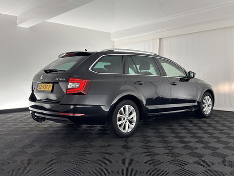 Škoda Octavia Combi 1.6 TDI Greentech Clever Edition Aut. *LEATHER-FABRIC | NAVI-FULLMAP | COMFORT-SEATS | DAB+ | HEATED-SEATS | AMUNDSEN-AUDIO | ECC | SHIFT-PADDLES | PARKPILOT | CRUISE | TOWBAR | 16''ALU *