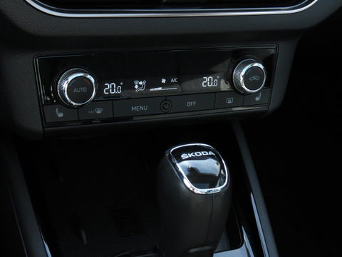 Škoda Kamiq 1.0 TSI Business Edition AUTOMAAT | PANORAMADAK | 18 INCH VELGEN | APPLE CARPLAY | SOUND SYSTEM | DAB+ | KEYLESS |