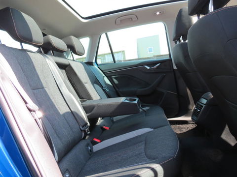 Škoda Kamiq 1.0 TSI Business Edition AUTOMAAT | PANORAMADAK | 18 INCH VELGEN | APPLE CARPLAY | SOUND SYSTEM | DAB+ | KEYLESS |