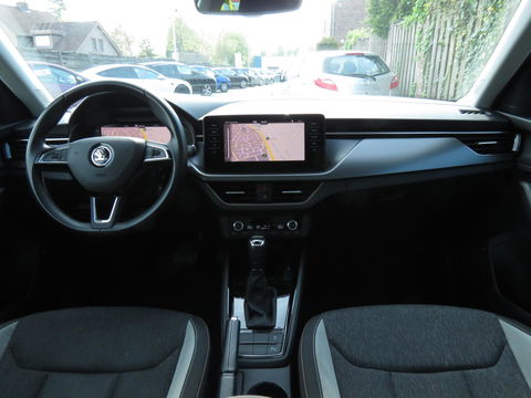 Škoda Kamiq 1.0 TSI Business Edition AUTOMAAT | PANORAMADAK | 18 INCH VELGEN | APPLE CARPLAY | SOUND SYSTEM | DAB+ | KEYLESS |