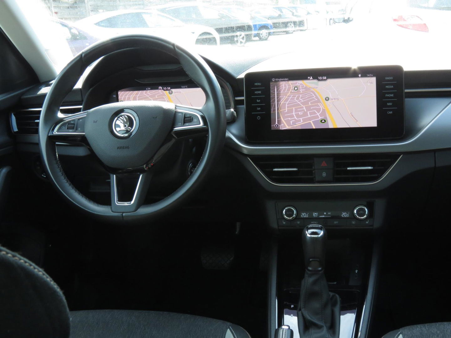 Škoda Kamiq 1.0 TSI Business Edition AUTOMAAT | PANORAMADAK | 18 INCH VELGEN | APPLE CARPLAY | SOUND SYSTEM | DAB+ | KEYLESS |