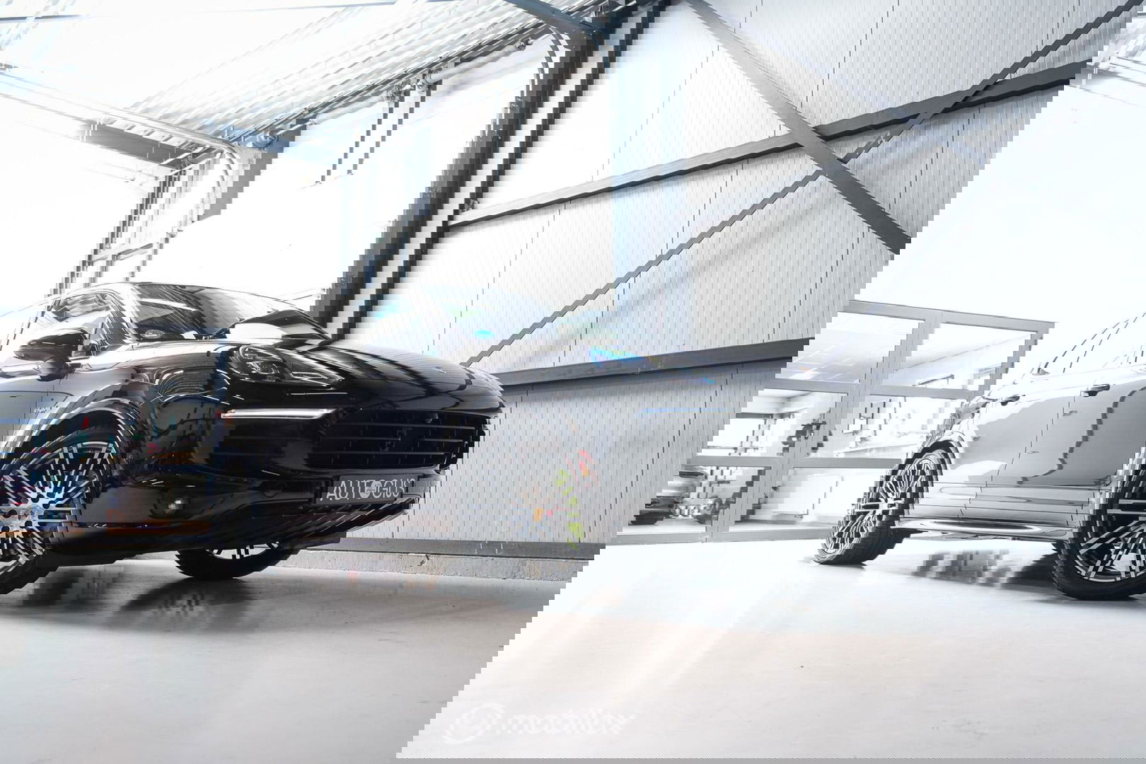 Porsche Cayenne 3.0 E-Hybrid Platinum Edition | Dealer OH | Trekhaak | Stoelkoeling | 360 cam | Panoramadak | Adaptive |