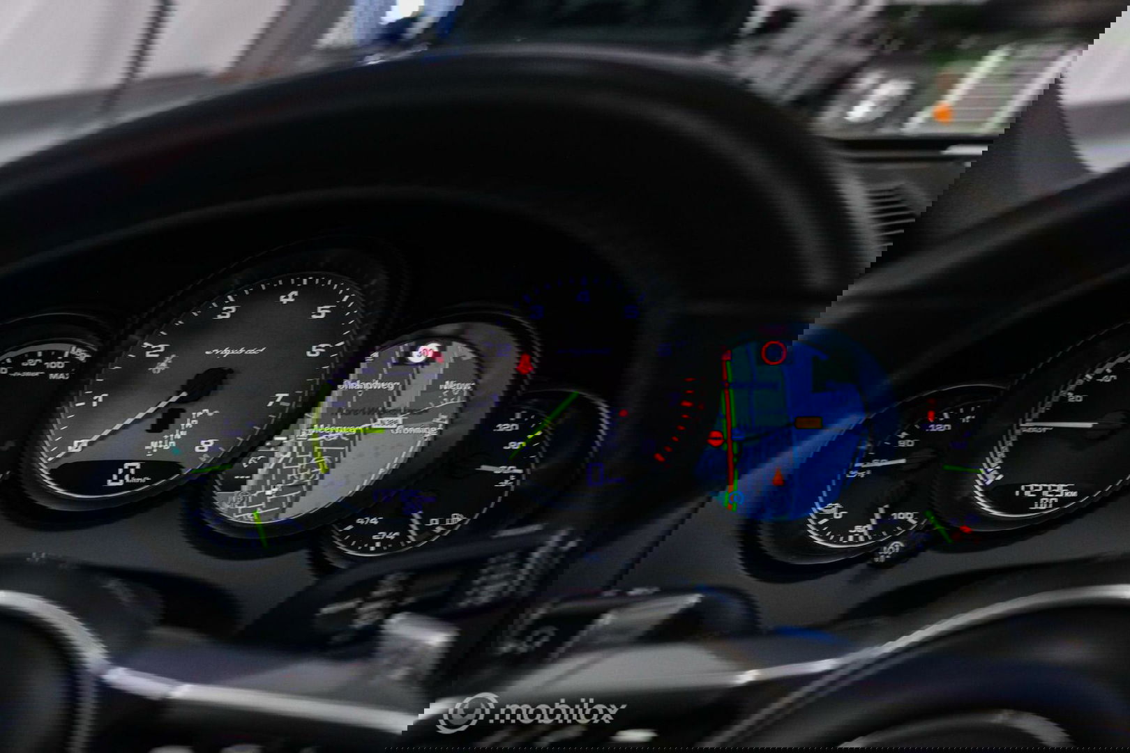 Porsche Cayenne 3.0 E-Hybrid Platinum Edition | Dealer OH | Trekhaak | Stoelkoeling | 360 cam | Panoramadak | Adaptive |