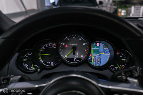 Porsche Cayenne 3.0 E-Hybrid Platinum Edition | Dealer OH | Trekhaak | Stoelkoeling | 360 cam | Panoramadak | Adaptive |