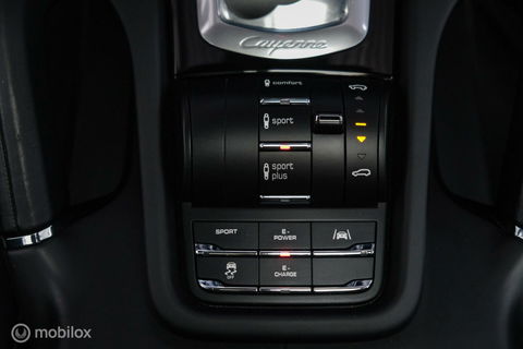 Porsche Cayenne 3.0 E-Hybrid Platinum Edition | Dealer OH | Trekhaak | Stoelkoeling | 360 cam | Panoramadak | Adaptive |