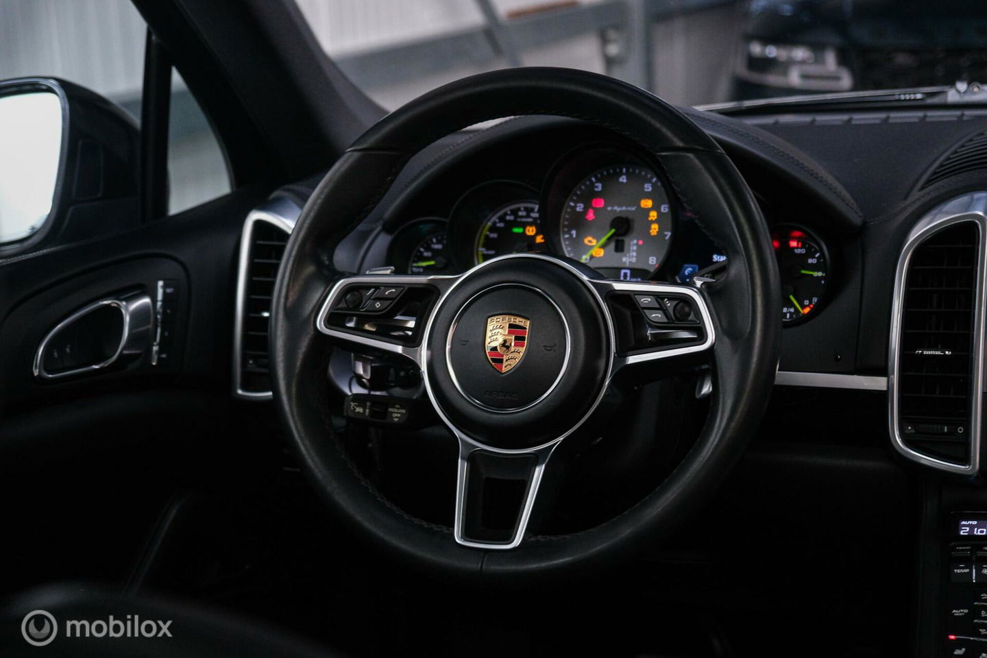 Porsche Cayenne 3.0 E-Hybrid Platinum Edition | Dealer OH | Trekhaak | Stoelkoeling | 360 cam | Panoramadak | Adaptive |