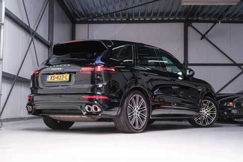 Porsche Cayenne 3.0 E-Hybrid Platinum Edition | Dealer OH | Trekhaak | Stoelkoeling | 360 cam | Panoramadak | Adaptive |