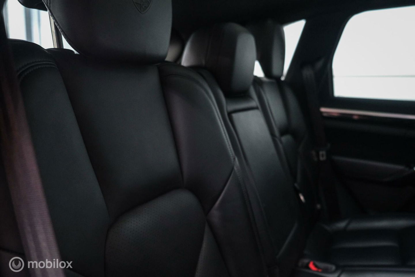 Porsche Cayenne 3.0 E-Hybrid Platinum Edition | Dealer OH | Trekhaak | Stoelkoeling | 360 cam | Panoramadak | Adaptive |