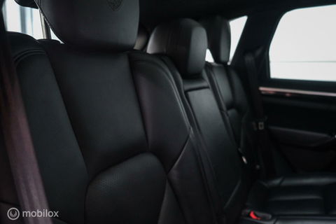 Porsche Cayenne 3.0 E-Hybrid Platinum Edition | Dealer OH | Trekhaak | Stoelkoeling | 360 cam | Panoramadak | Adaptive |