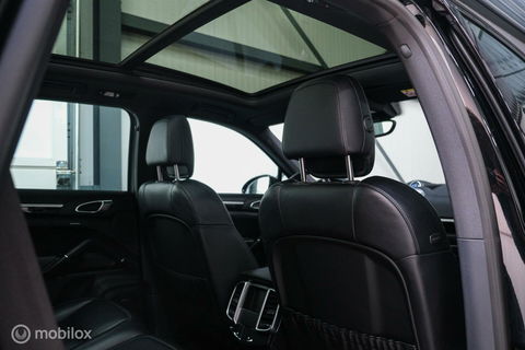 Porsche Cayenne 3.0 E-Hybrid Platinum Edition | Dealer OH | Trekhaak | Stoelkoeling | 360 cam | Panoramadak | Adaptive |