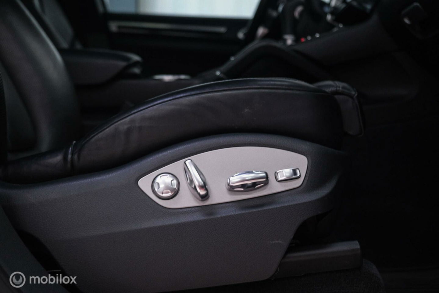 Porsche Cayenne 3.0 E-Hybrid Platinum Edition | Dealer OH | Trekhaak | Stoelkoeling | 360 cam | Panoramadak | Adaptive |
