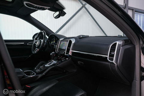 Porsche Cayenne 3.0 E-Hybrid Platinum Edition | Dealer OH | Trekhaak | Stoelkoeling | 360 cam | Panoramadak | Adaptive |