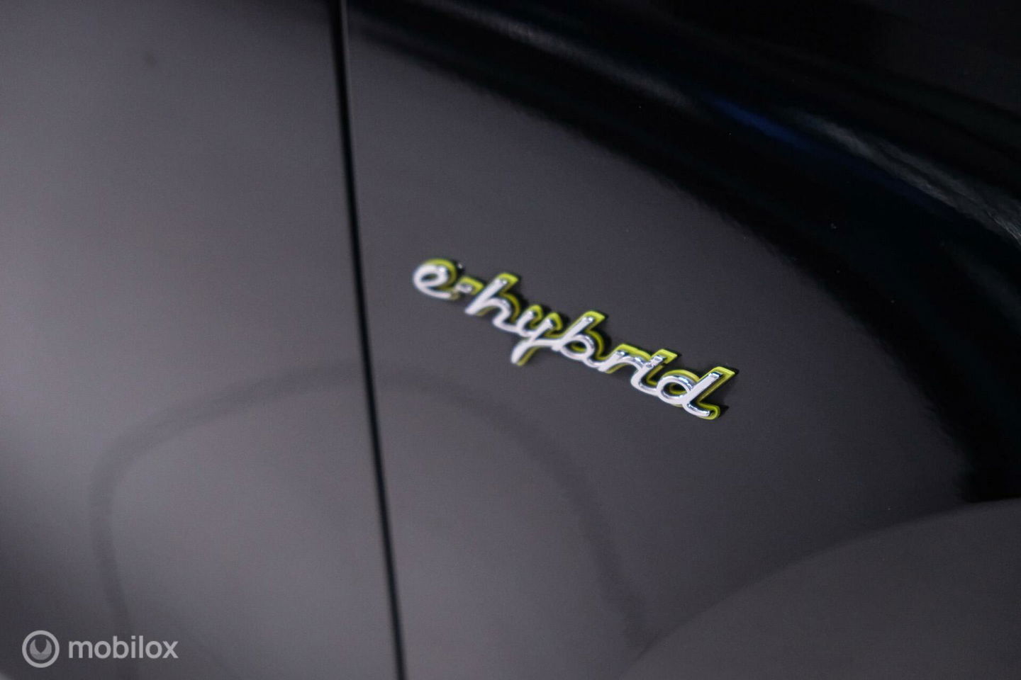 Porsche Cayenne 3.0 E-Hybrid Platinum Edition | Dealer OH | Trekhaak | Stoelkoeling | 360 cam | Panoramadak | Adaptive |