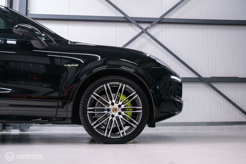 Porsche Cayenne 3.0 E-Hybrid Platinum Edition | Dealer OH | Trekhaak | Stoelkoeling | 360 cam | Panoramadak | Adaptive |