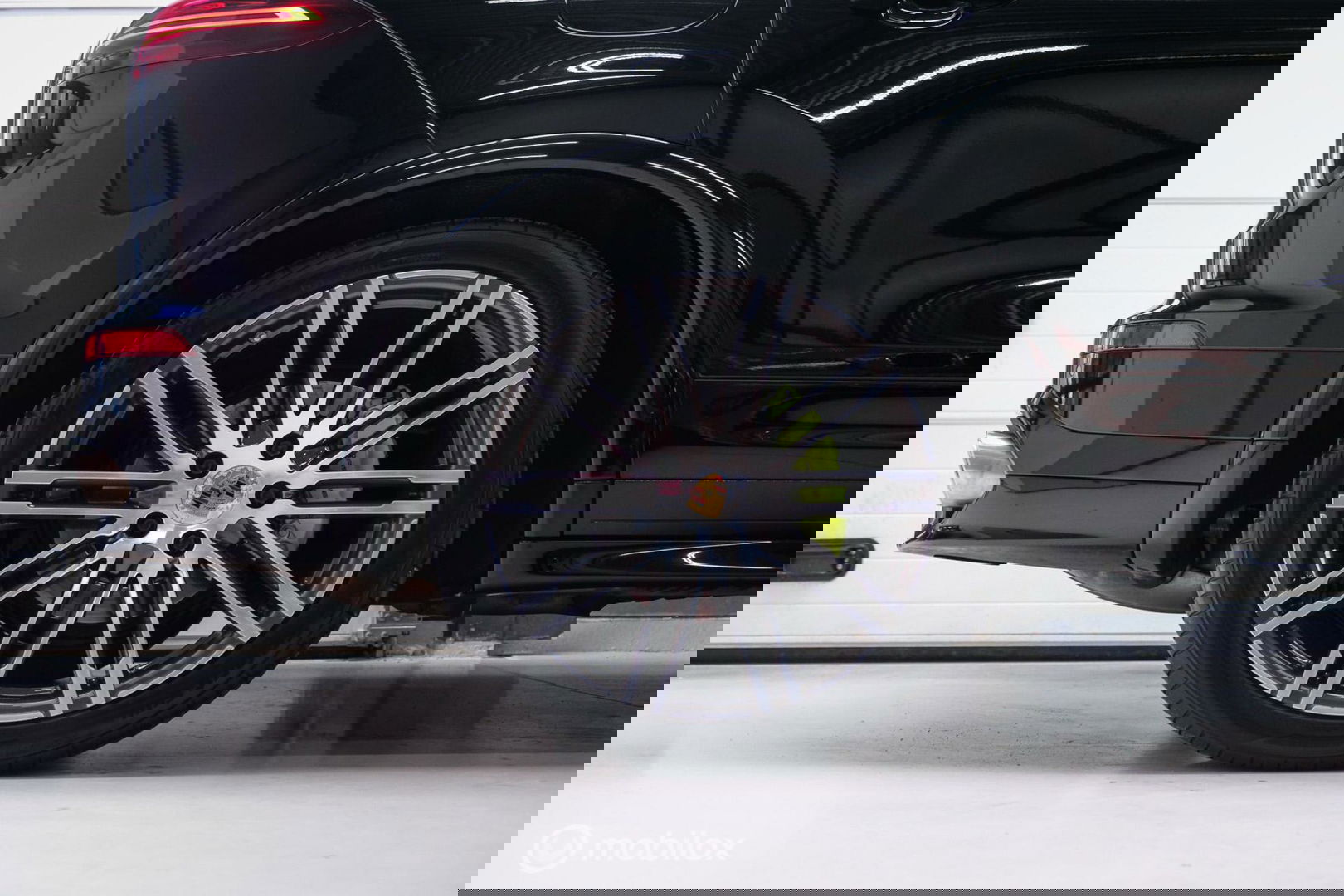 Porsche Cayenne 3.0 E-Hybrid Platinum Edition | Dealer OH | Trekhaak | Stoelkoeling | 360 cam | Panoramadak | Adaptive |