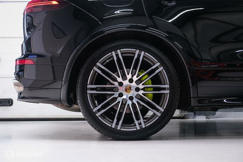 Porsche Cayenne 3.0 E-Hybrid Platinum Edition | Dealer OH | Trekhaak | Stoelkoeling | 360 cam | Panoramadak | Adaptive |