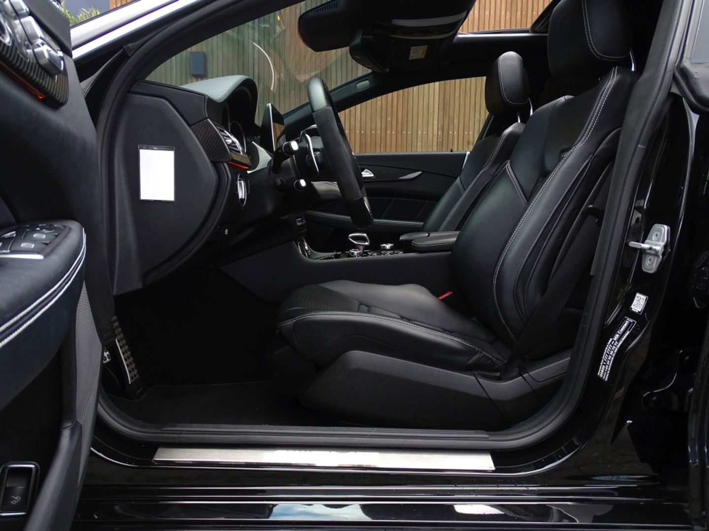 Mercedes-Benz CLS-Klasse Shooting Brake AMG 63S V8 BI-Turbo 586PK 4MATIC / Keramisch / Alcantara / LED