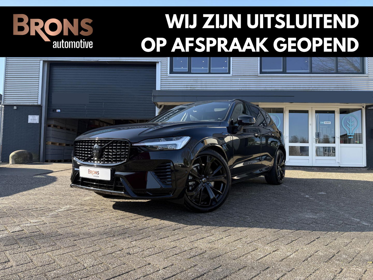 Volvo XC60 2.0 T6 Plug-in hybrid AWD Plus Black Edition luchtvering l 360