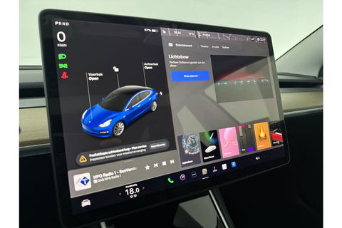 Tesla Model 3 Long Range AWD 75 kWh 351PK | 560KM Actieradius | Elektrisch LED 360Camera Autopilot Pano View 19"LMV Cruise Clima Navi Memory-Seats Leder PDC