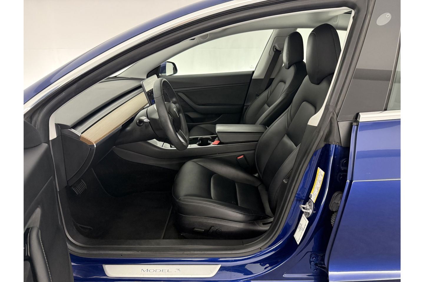Tesla Model 3 Long Range AWD 75 kWh 351PK | 560KM Actieradius | Elektrisch LED 360Camera Autopilot Pano View 19"LMV Cruise Clima Navi Memory-Seats Leder PDC