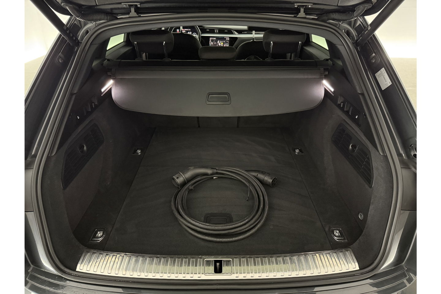Audi e-tron 50 Quattro Business edition 71 kWh 313PK LED Virtual Clima Cruise Memory-Seats Navi 20"LMV PDC