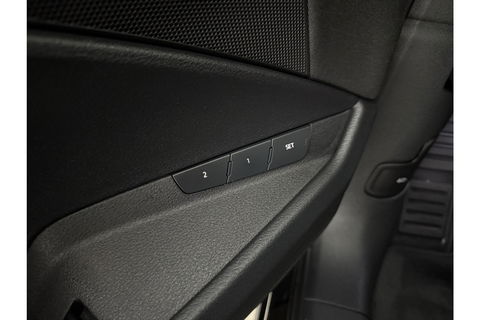Audi e-tron 50 Quattro Business edition 71 kWh 313PK LED Virtual Clima Cruise Memory-Seats Navi 20"LMV PDC