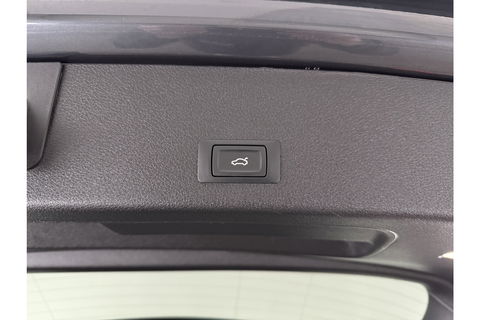 Audi e-tron 50 Quattro Business edition 71 kWh 313PK LED Virtual Clima Cruise Memory-Seats Navi 20"LMV PDC