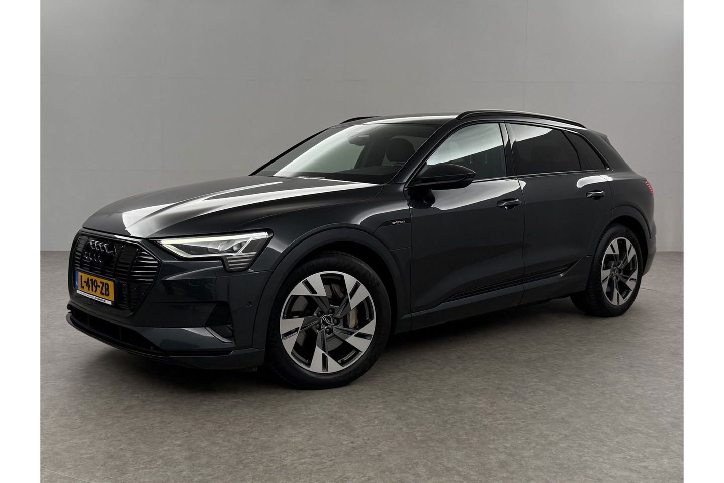 Audi e-tron 50 Quattro Business edition 71 kWh 313PK LED Virtual Clima Cruise Memory-Seats Navi 20"LMV PDC