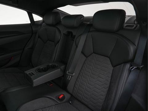 Audi e-tron GT 93 kWh AWD [ 3-Fase ] (INCL-BTW) *PANO | HEAD-UP | MATRIX-LED | LEATHER-MICROFIBRE | BANG/OLUFSEN-AUDIO  | ADAPTIVE-CRUISE | TOP-VIEW | AIR-SUSPENSION | MEMORY-PACK | KEYLESS | DIGI-COCKPIT | NAVI-FULLMAP | 21"ALU