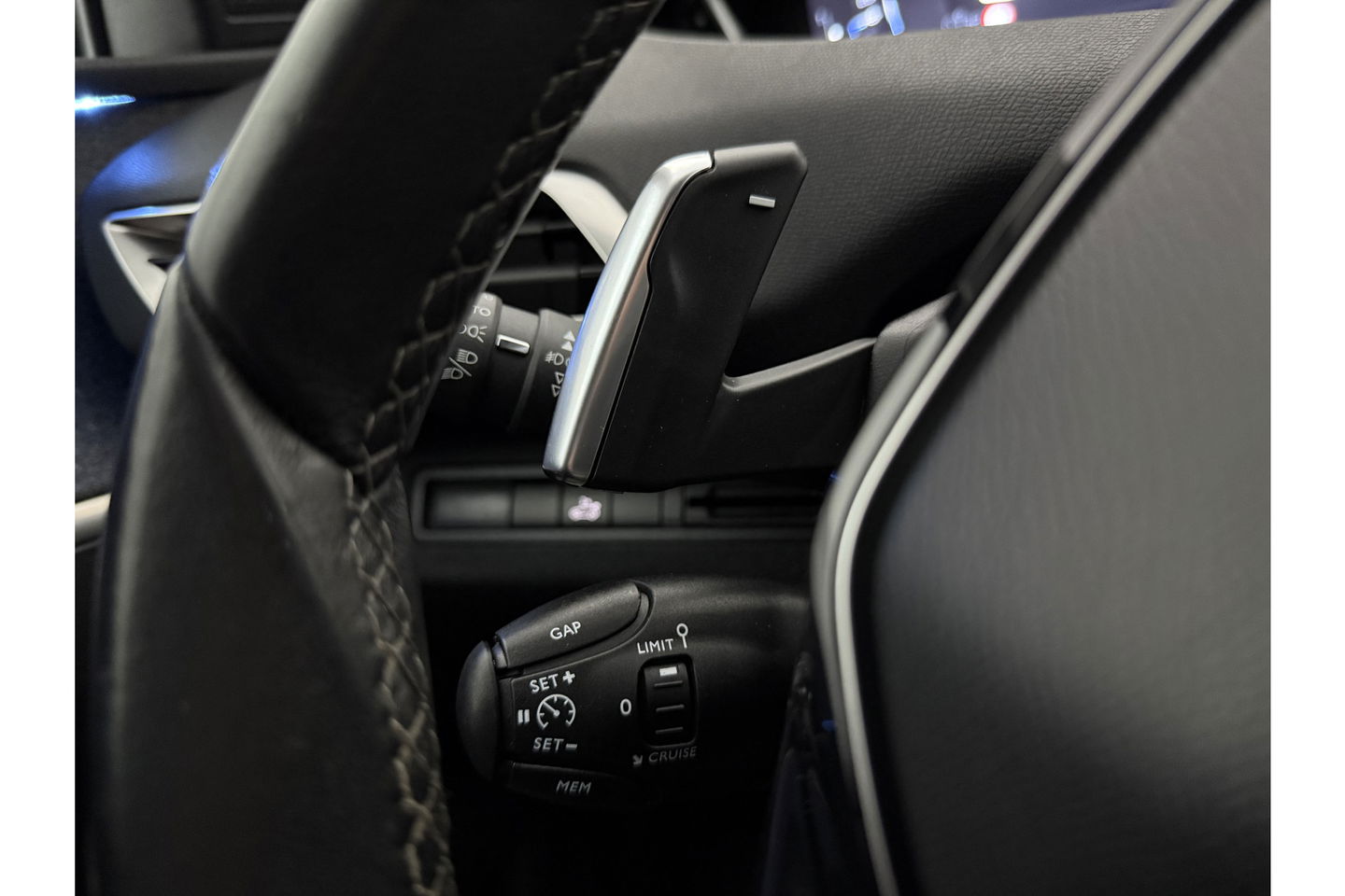 Peugeot 5008 1.2 PureTech Allure 7 Persoons 360Camera Sfeer LED Virtual Carplay Clima Cruise Navi PDC 19''LMV