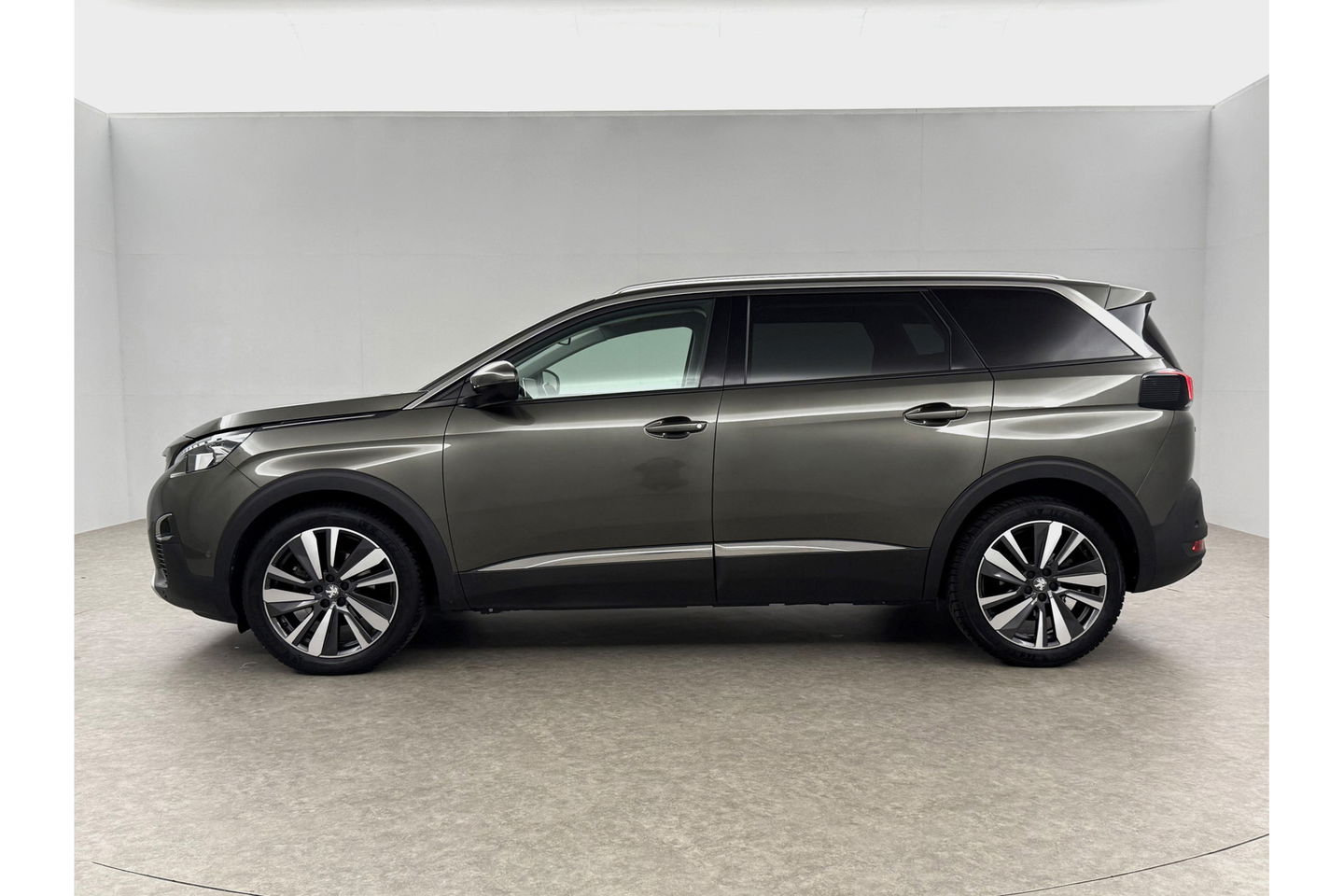 Peugeot 5008 1.2 PureTech Allure 7 Persoons 360Camera Sfeer LED Virtual Carplay Clima Cruise Navi PDC 19''LMV