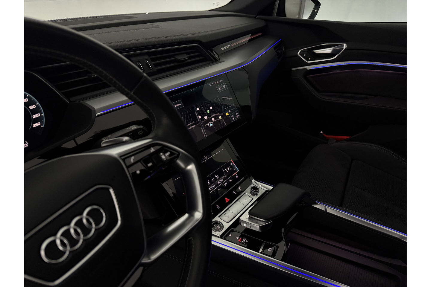 Audi e-tron 50 Quattro S Line 71 kWh 313PK Pano Sfeer Carplay LED 21''LMV Virtual Camera Clima Cruise Navi PDC Memory-seat